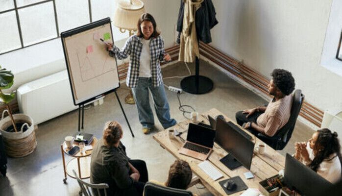 Modeller 27–60 år sökes till co-working fotografering i Stockholm 17 april