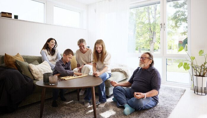 Familjer i olika konstellationer sökes för bildbank – Stockholm april/maj 2026
