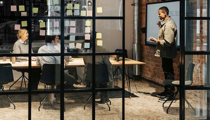 Modeller 28-50 år sökes för fotografering på tema 'Creative Office/Business' i Stockholm