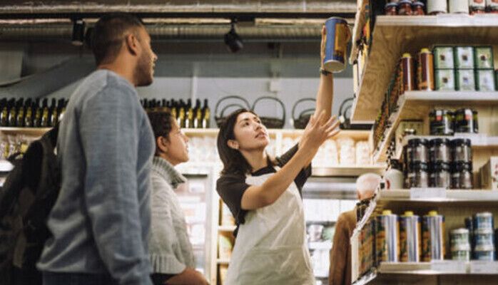 Kille 23-27 år sökes för fotografering med shoppingtema i Stockholm