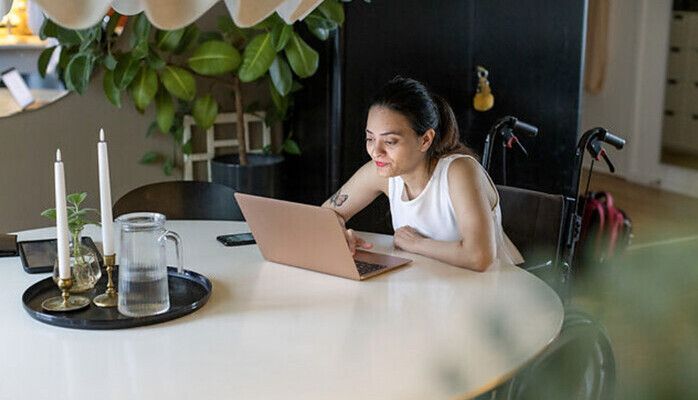 Rullstolsburna i  ålder 25-45 sökes till fotografering med bildbyrå, "Start Up", 1 april