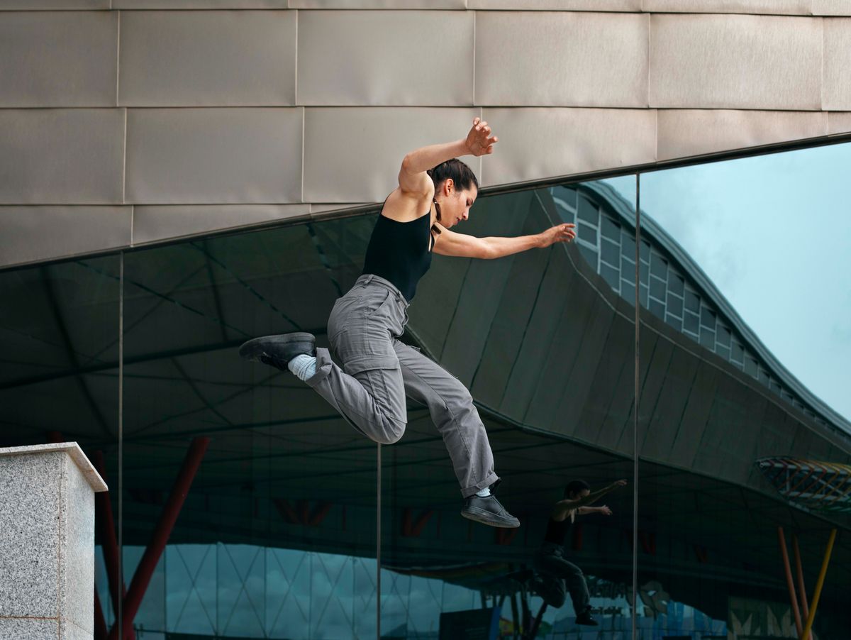 Stuntperson som kan skådespela - Man och kvinna 40-50 år