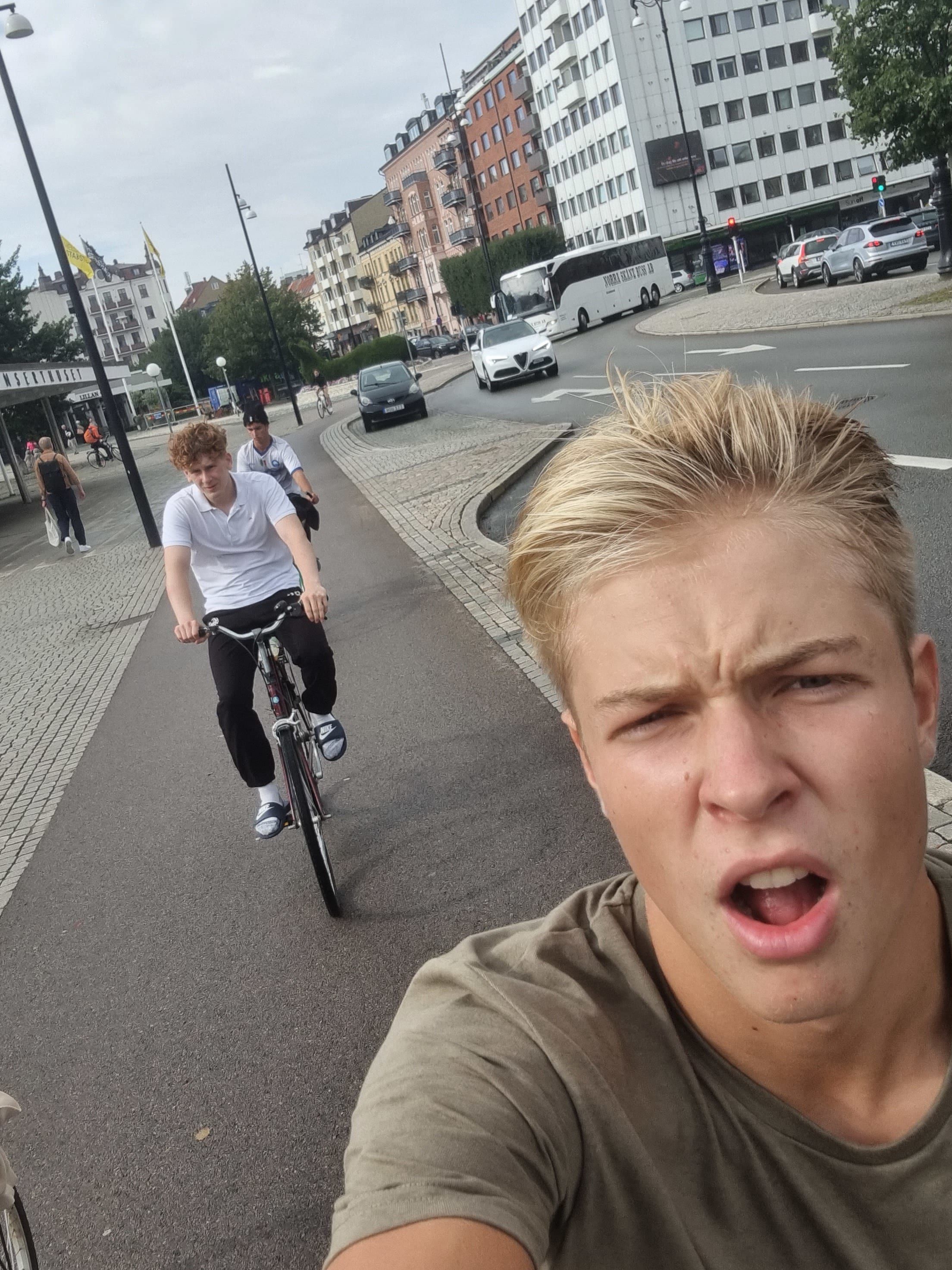 bild 0}