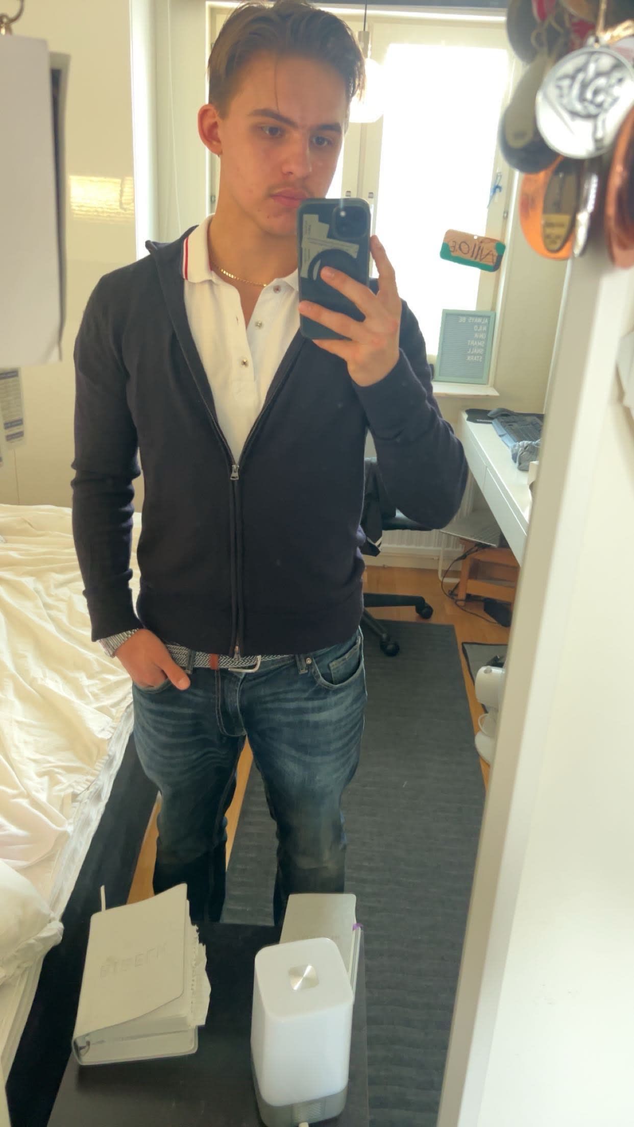 bild 0}