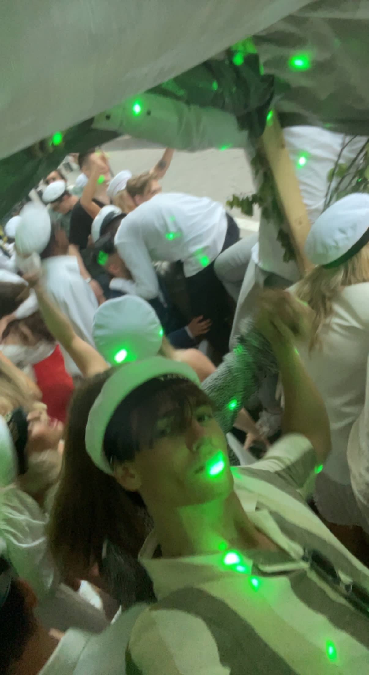 bild 0}
