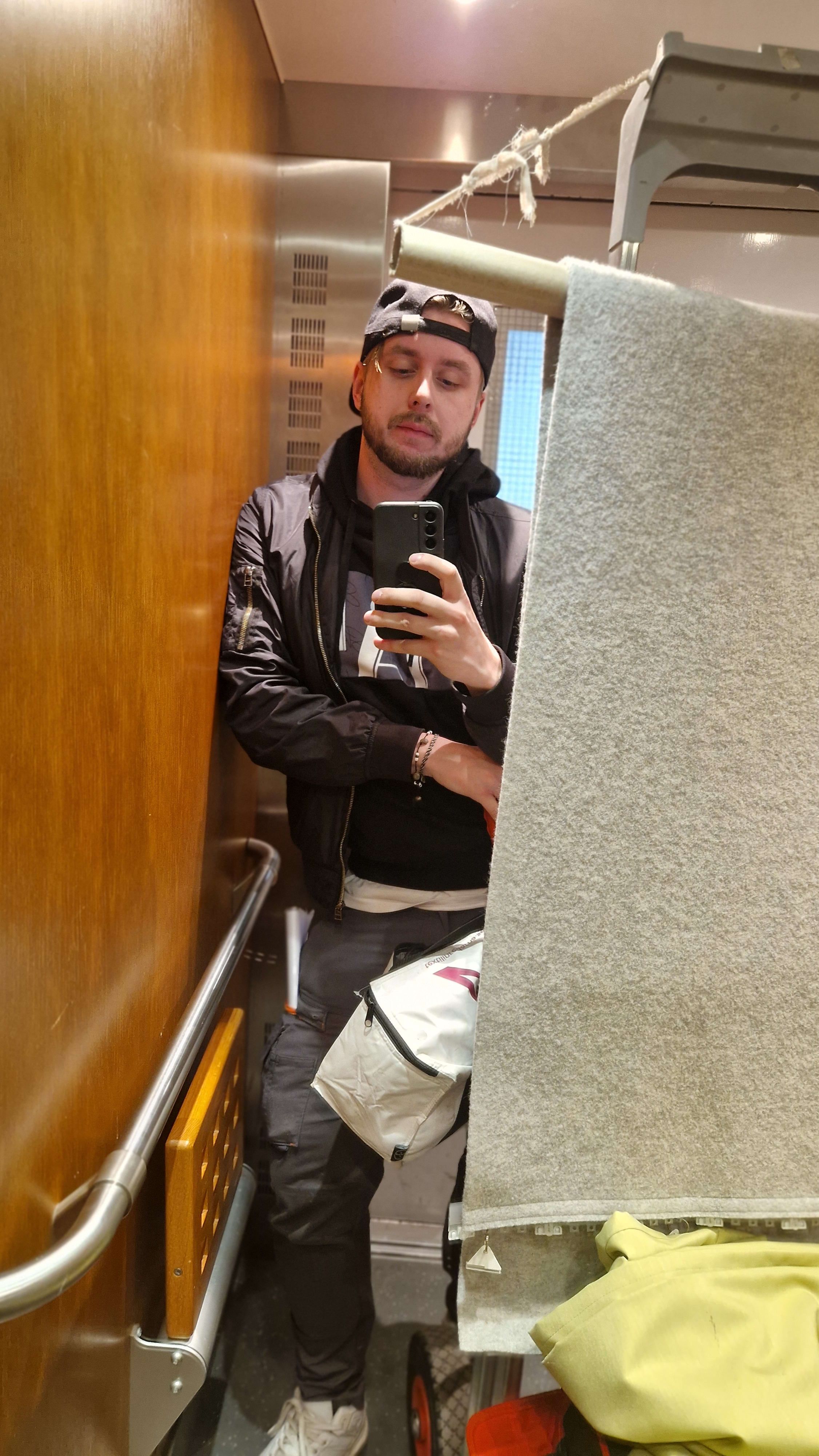 bild 0}