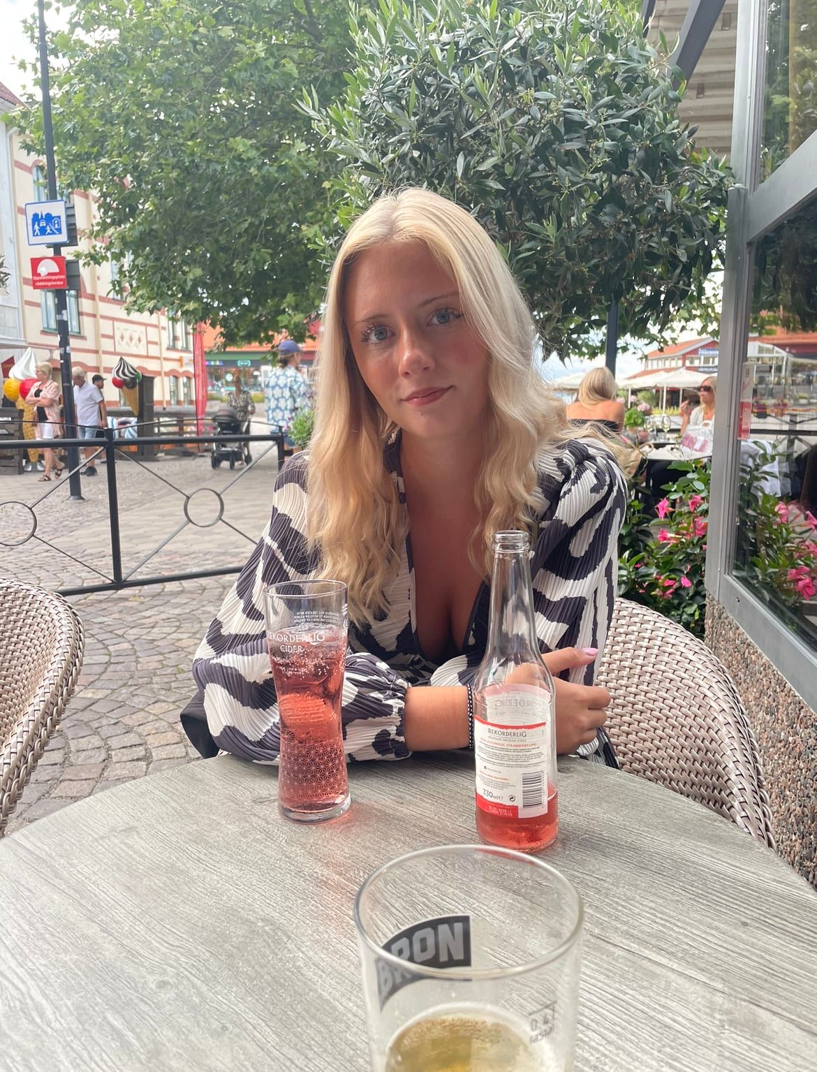 bild 0}