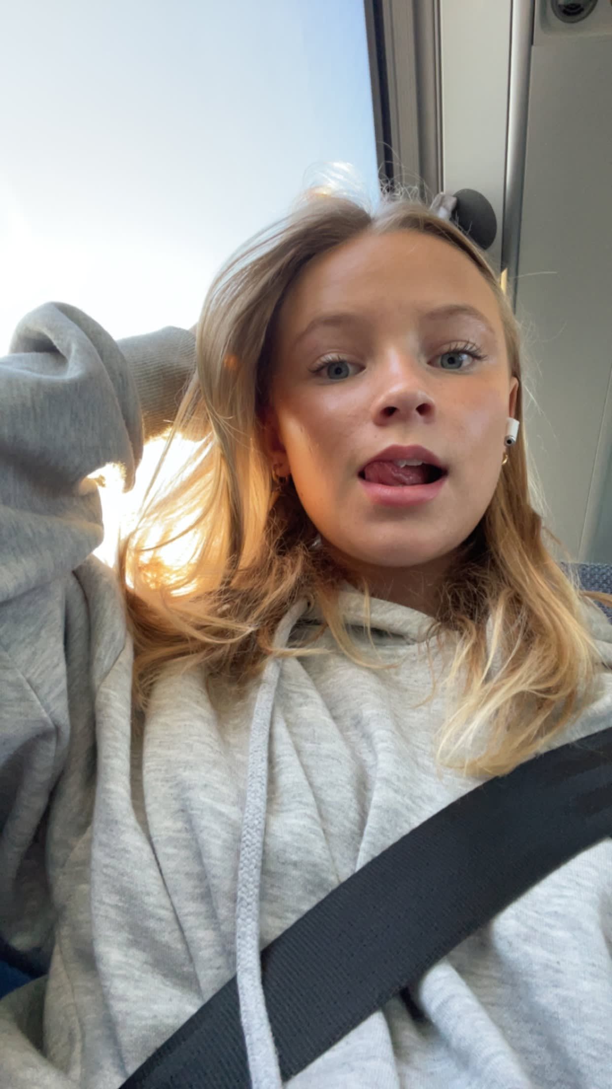 bild 0}