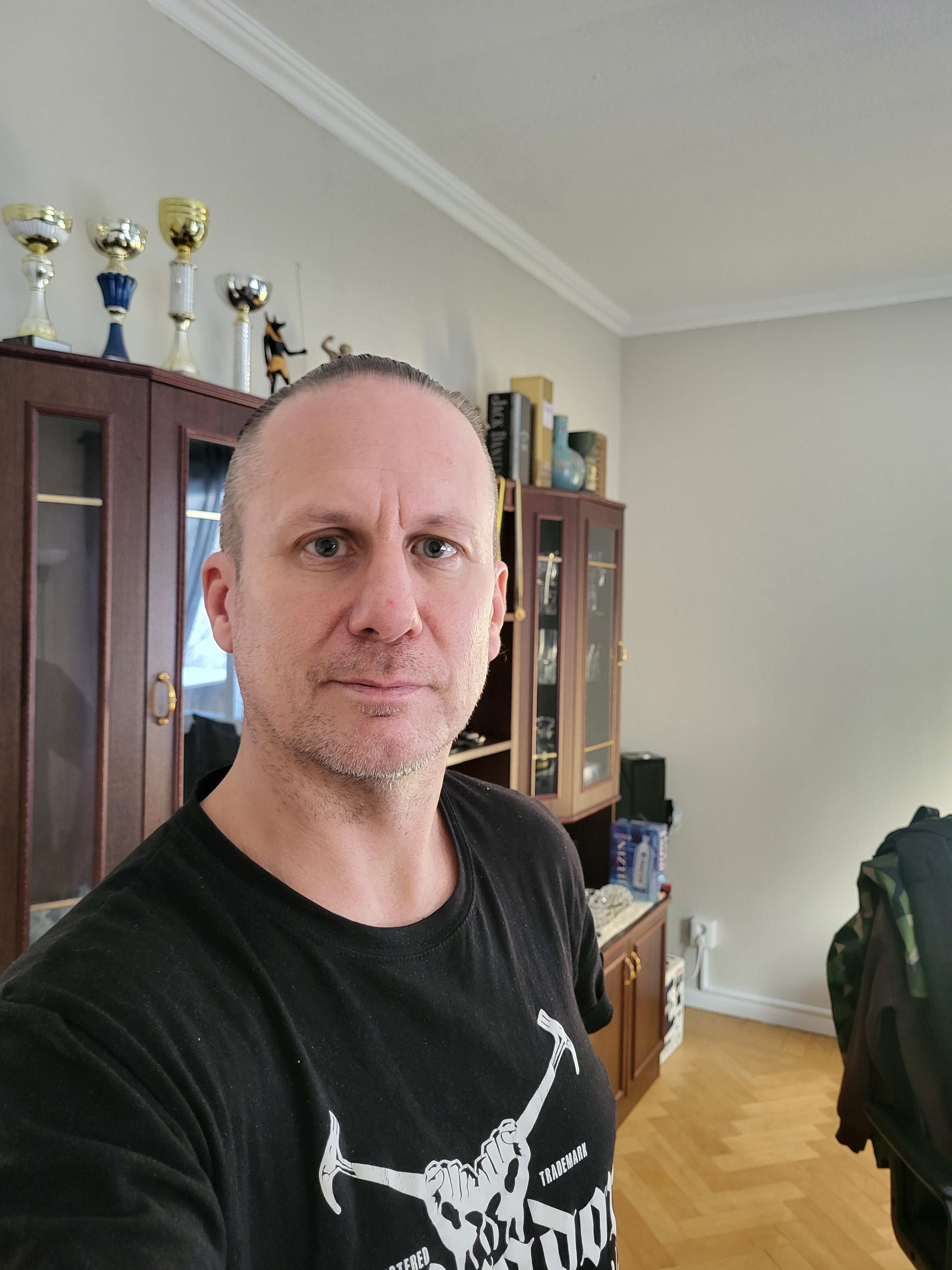 bild 0}