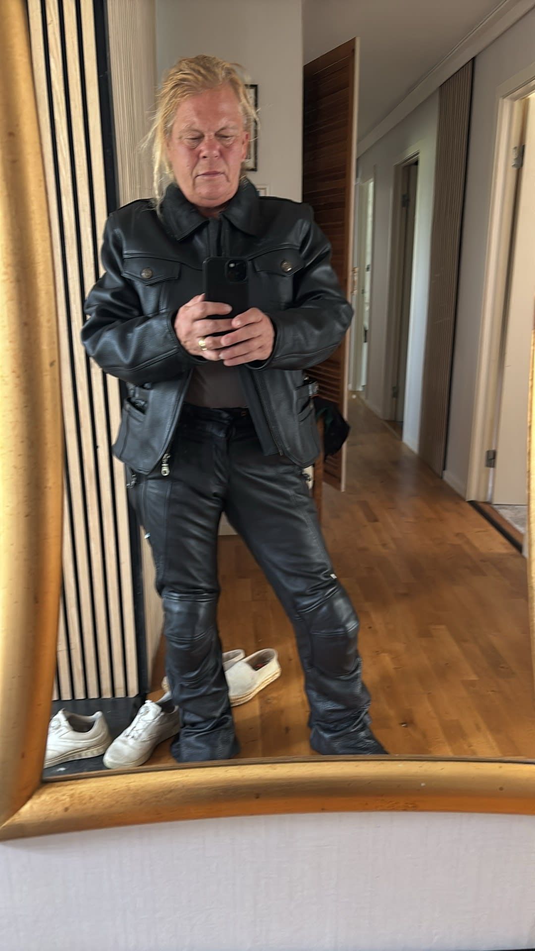 bild 0}