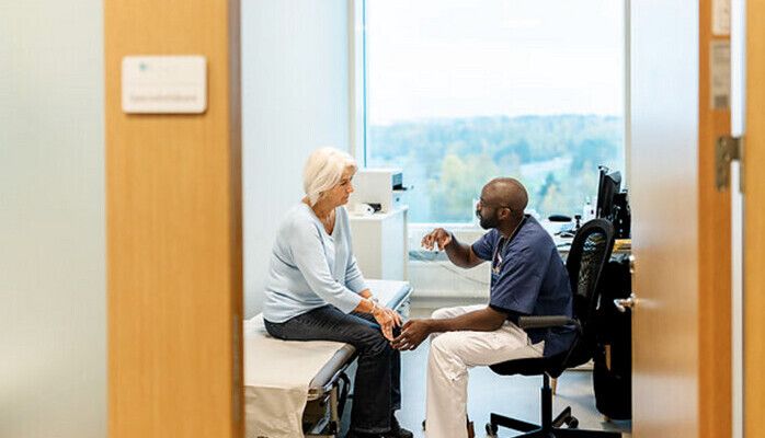 Modeller 10-80 år sökes till fotografering tema "vårdbesök" i Stockholm