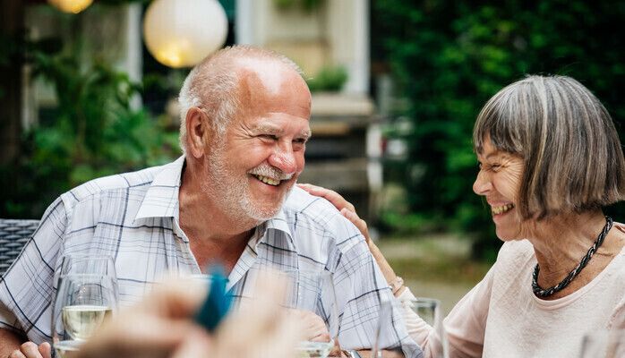 Modernt par sökes för reklamfotografering i Stockholm