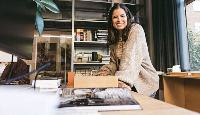 Ljust hemmakontor i Stockholm sökes för fotografering 24 april