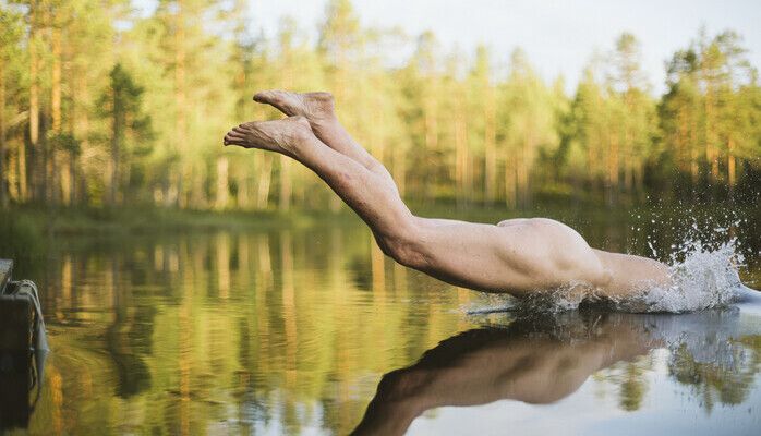 Nakenbadare sökes till en rolig reklamfilm för Sverige! 
