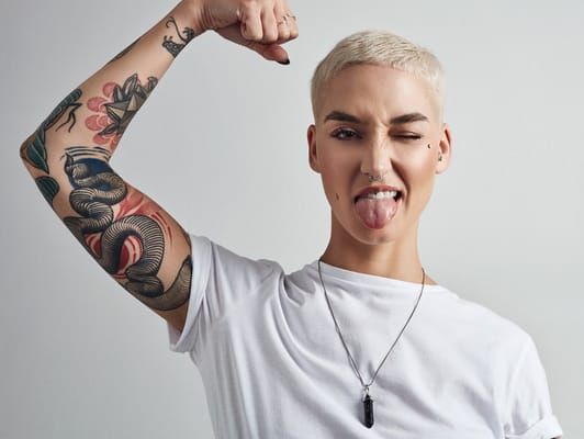 Vänner med samma frisyr sökes till reklamkampanj för matkedja!