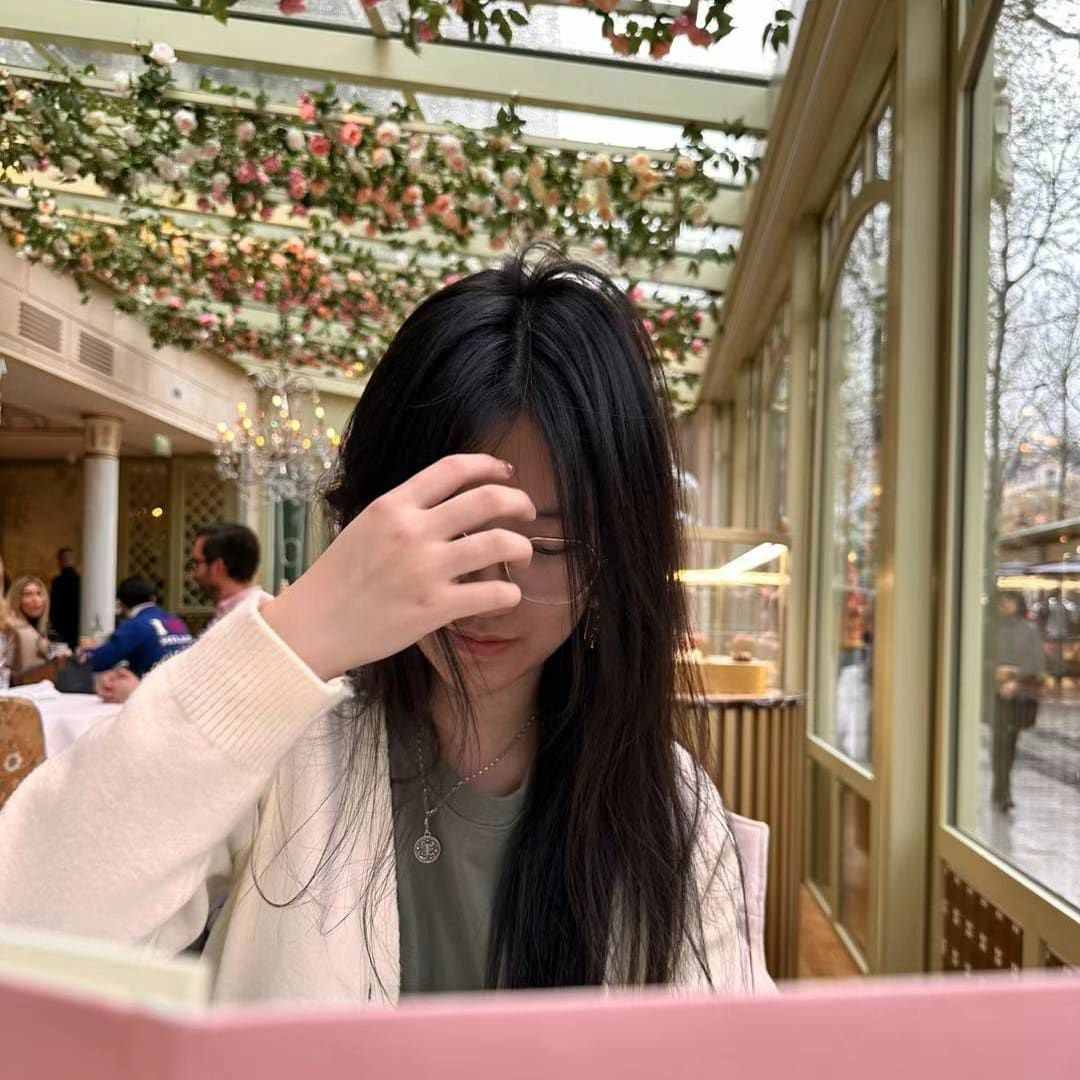 Profilbild för Claire Jiatong Hou