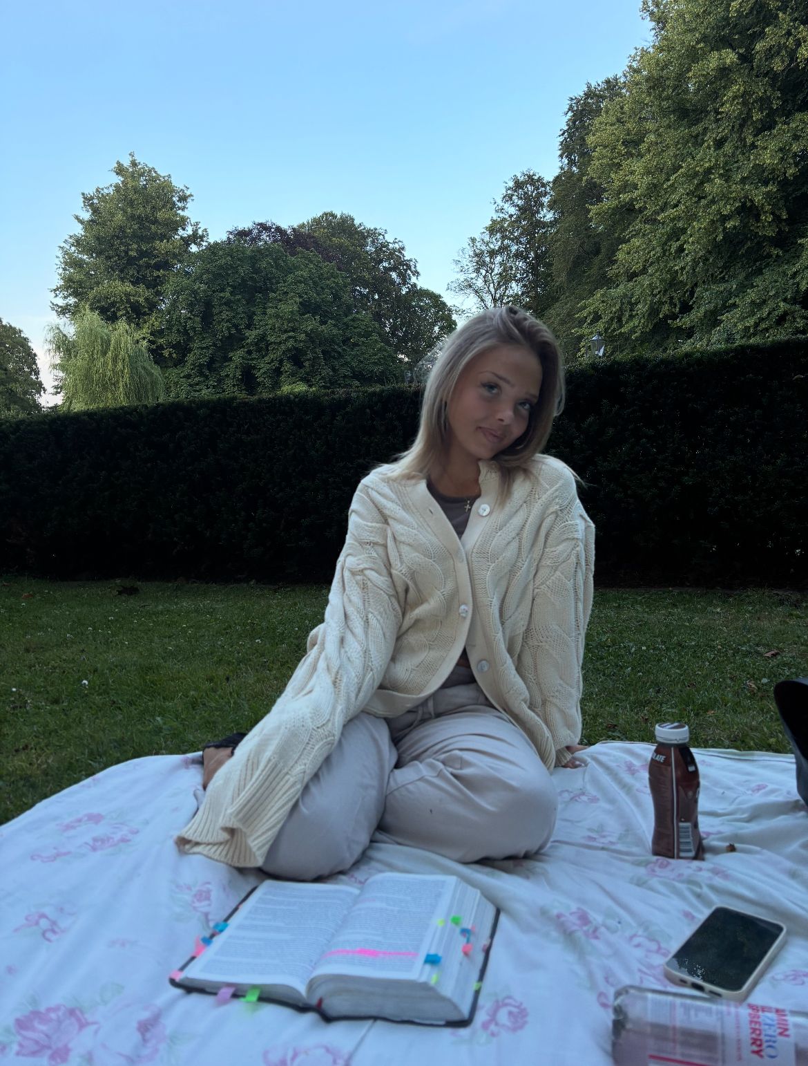 bild 0}