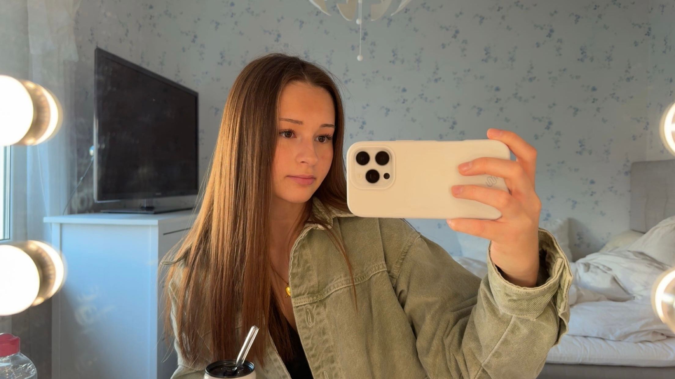 bild 0}