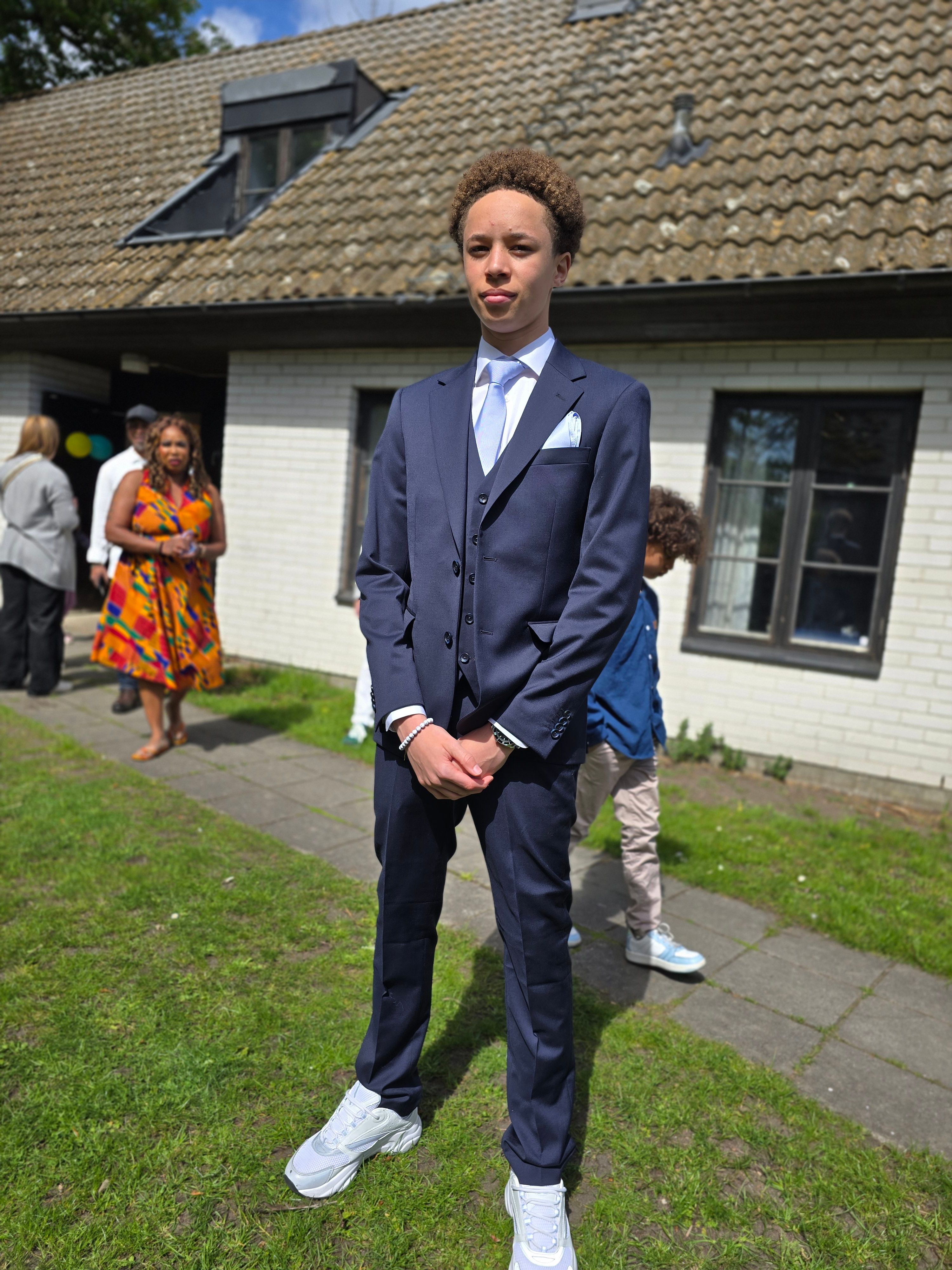 bild 0}