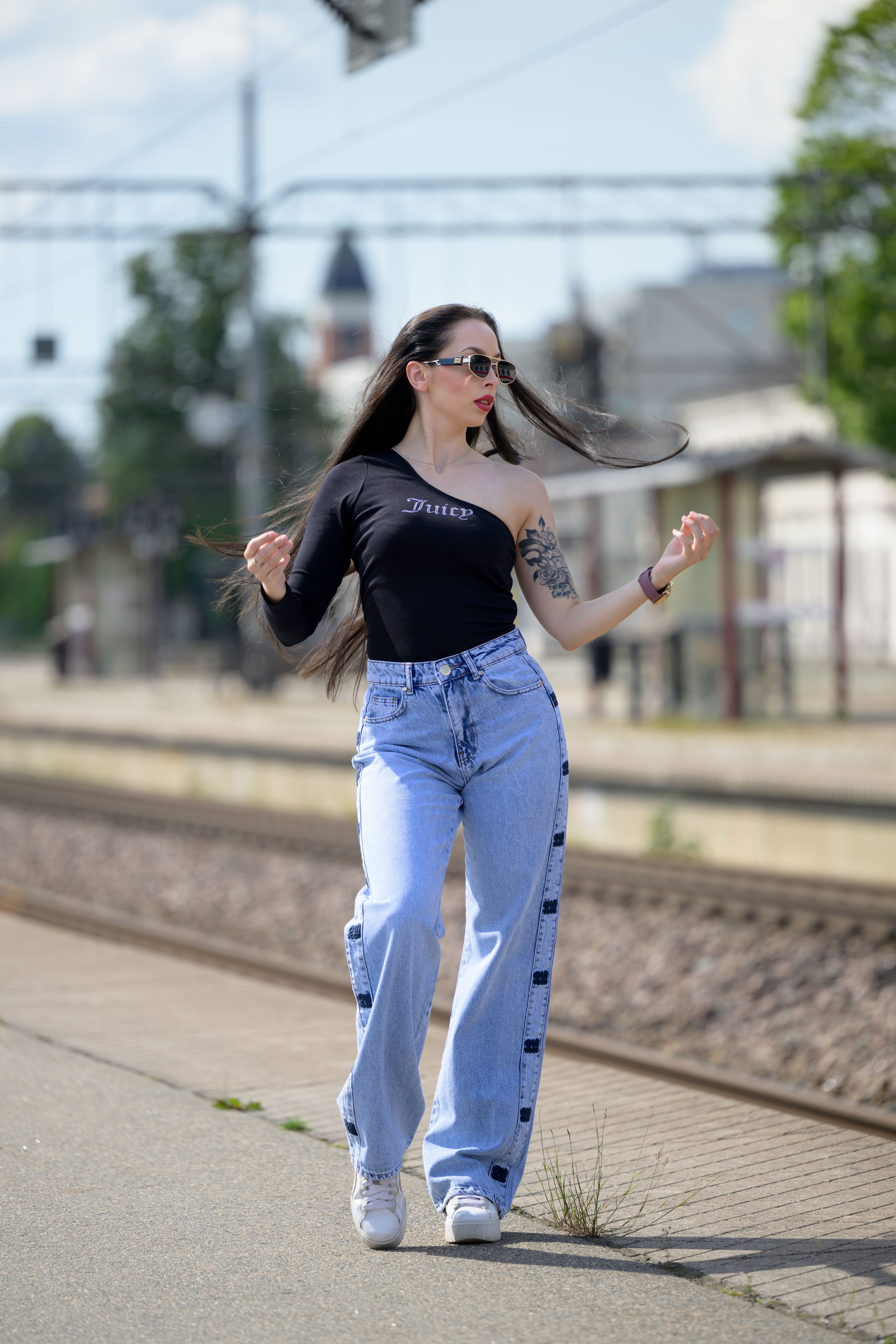 bild 0}