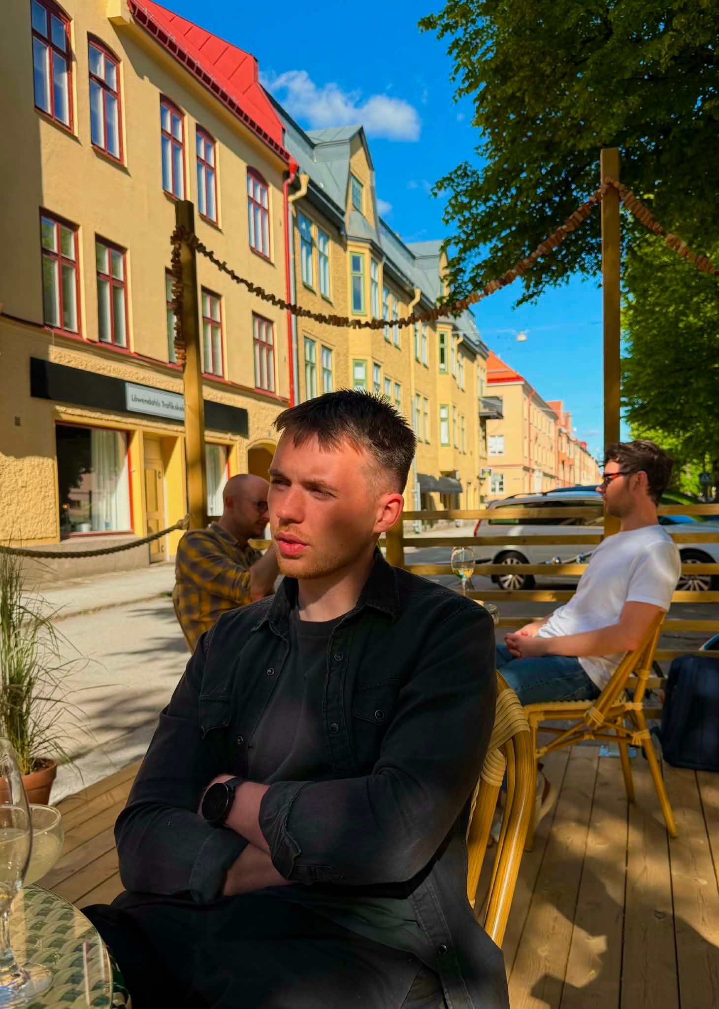 bild 0}